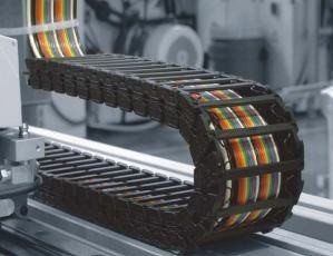 Shielded Abrasion- and Oil-resistant PUR Robot Cable for Dynamic Bending and Torsion Motions-ROBOT 900 DP
